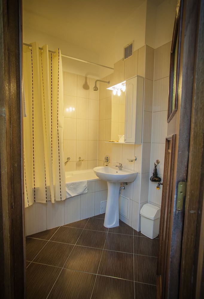 Hotel Сигишоара Экстерьер фото